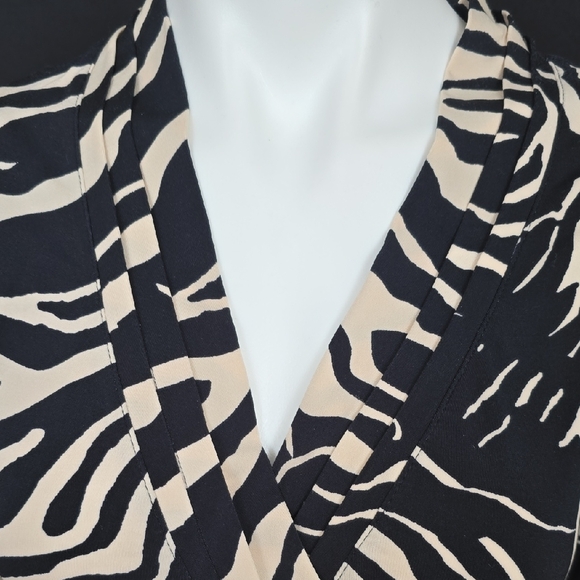Liz Claiborne Zebra Print Long Sleeve Dress - Picture 6 of 12